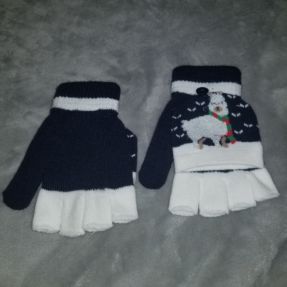 Adorable llama / alpaca gloves/mittens